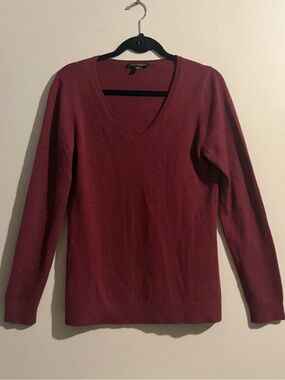 Ann Taylor Women's Dark Maroon V-Neck 100% Cashmere Sweater